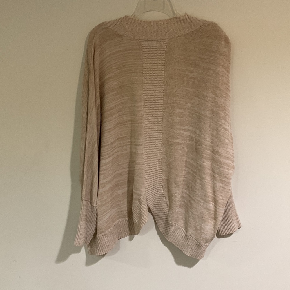 Lane Bryant Women’s Cream/Tan Tulip hem cardigan, long sleeve, size 26/28 - Picture 8 of 9